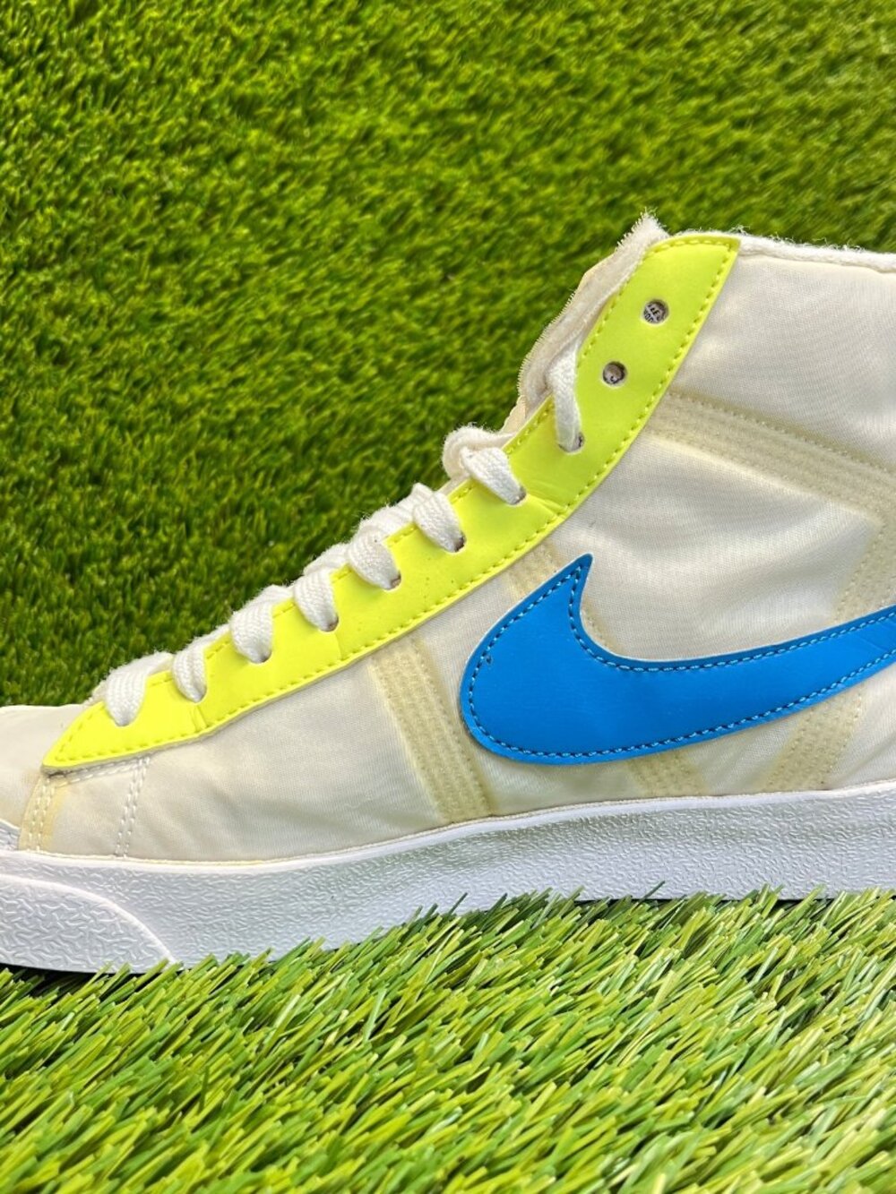 Nike Blazer 77 Mid Mens Size 7 White‎ Yellow Athletic Basketball Shoes Sneakers - Picture 2 of 10
